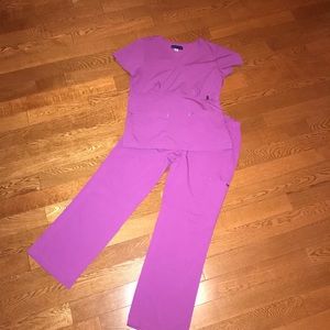 Women’s Scrubs